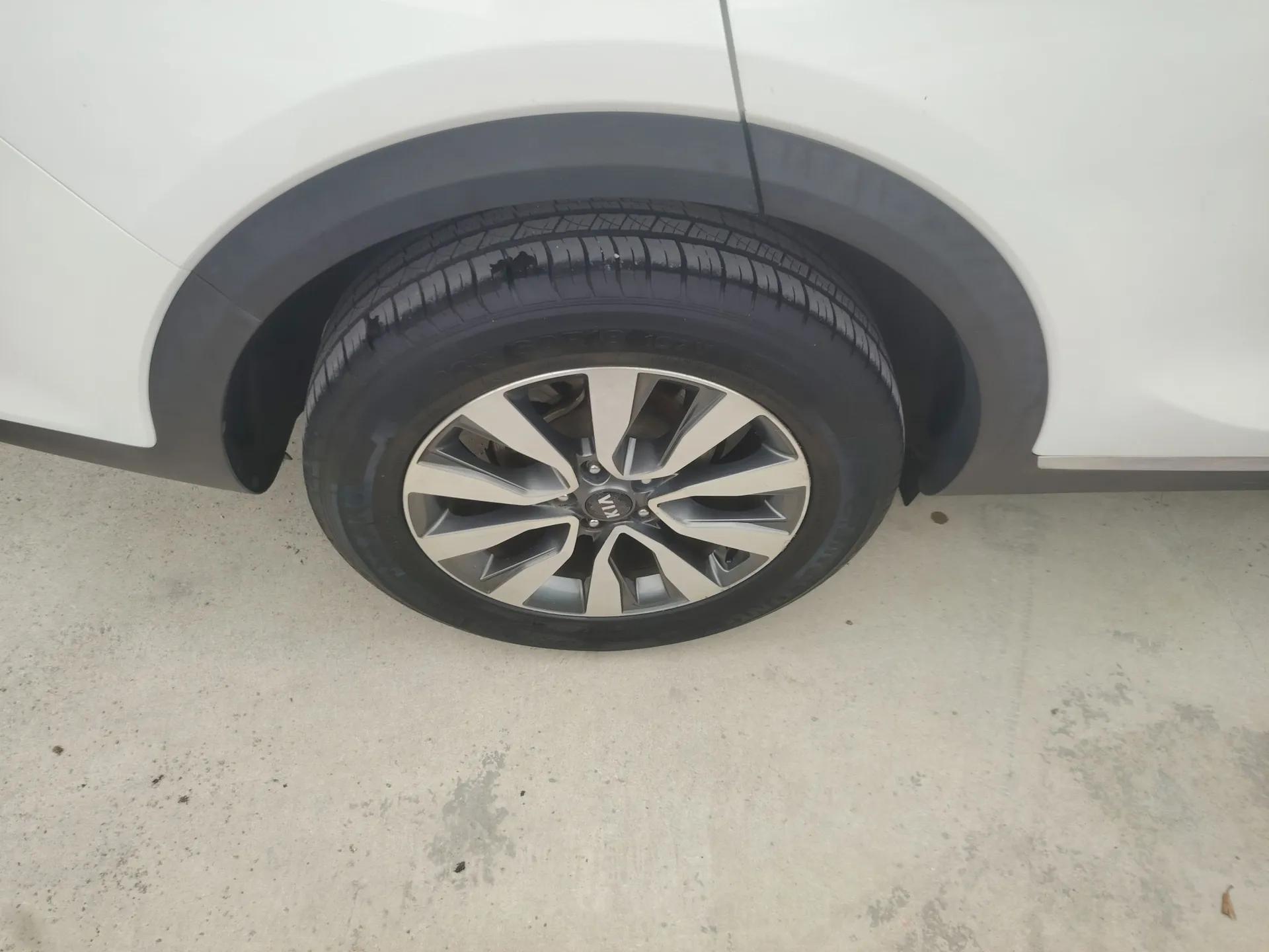 Kia KX7 2017 2.0T Automatic Two-Wheel Drive GLS 7-Seater — миниатюра 10