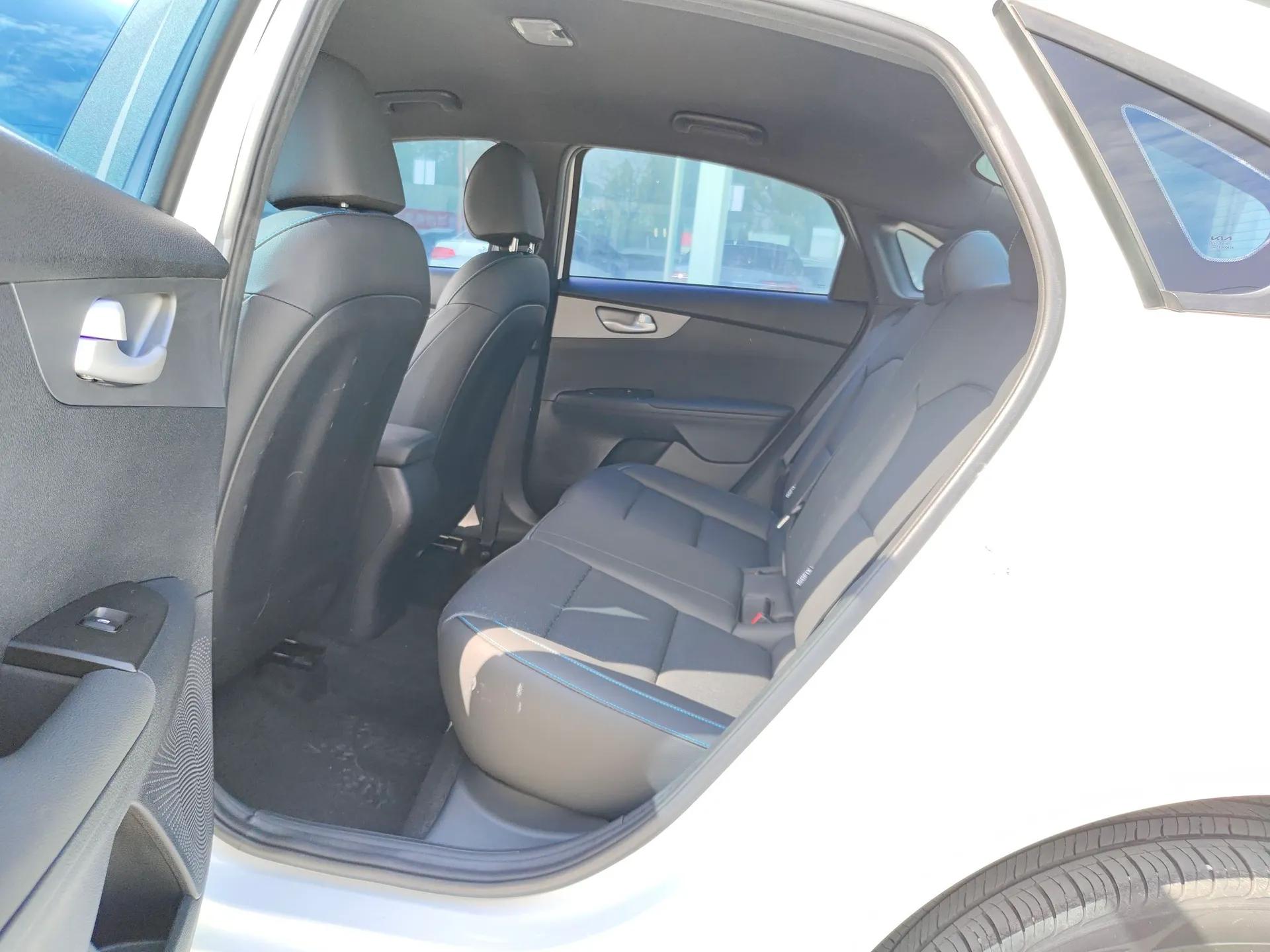 Kia K3 New Energy 2021 EV Comfort Edition 410km — миниатюра 20