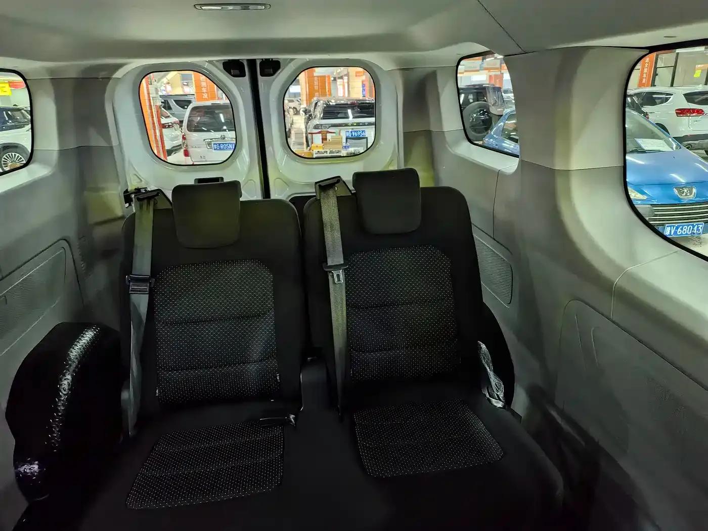 Xintu V70 2023 2.0T Elite Edition Manual Short Wheelbase Low Roof 5/6 Seats (125Ps) — миниатюра 14
