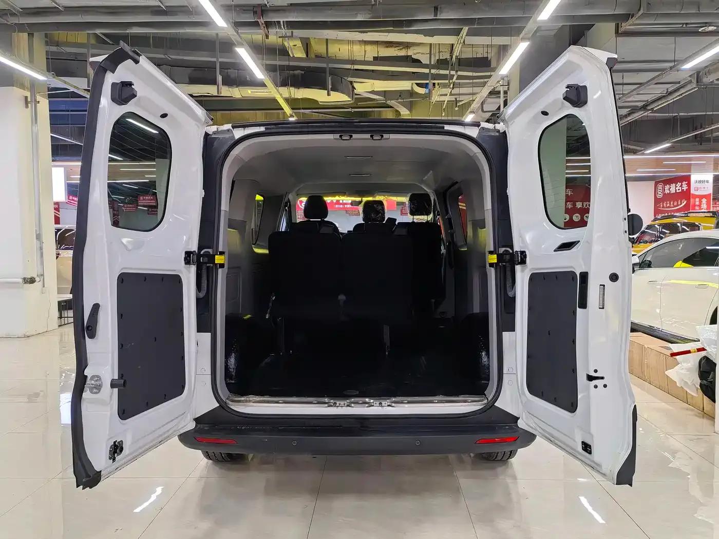 Xintu V70 2023 2.0T Elite Edition Manual Short Wheelbase Low Roof 5/6 Seats (125Ps) — миниатюра 8