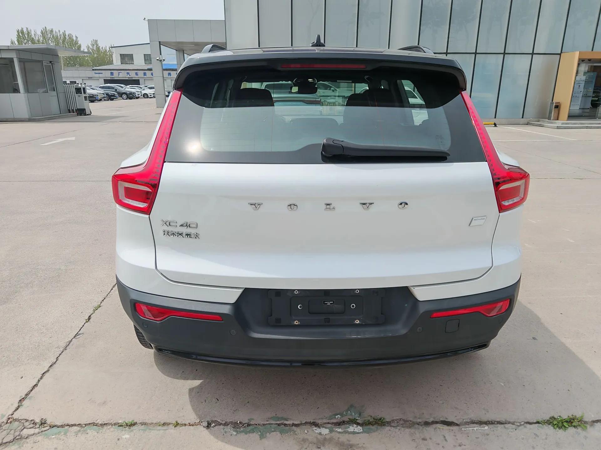 Volvo XC40 New Energy 2023 Long-Range Version — миниатюра 11