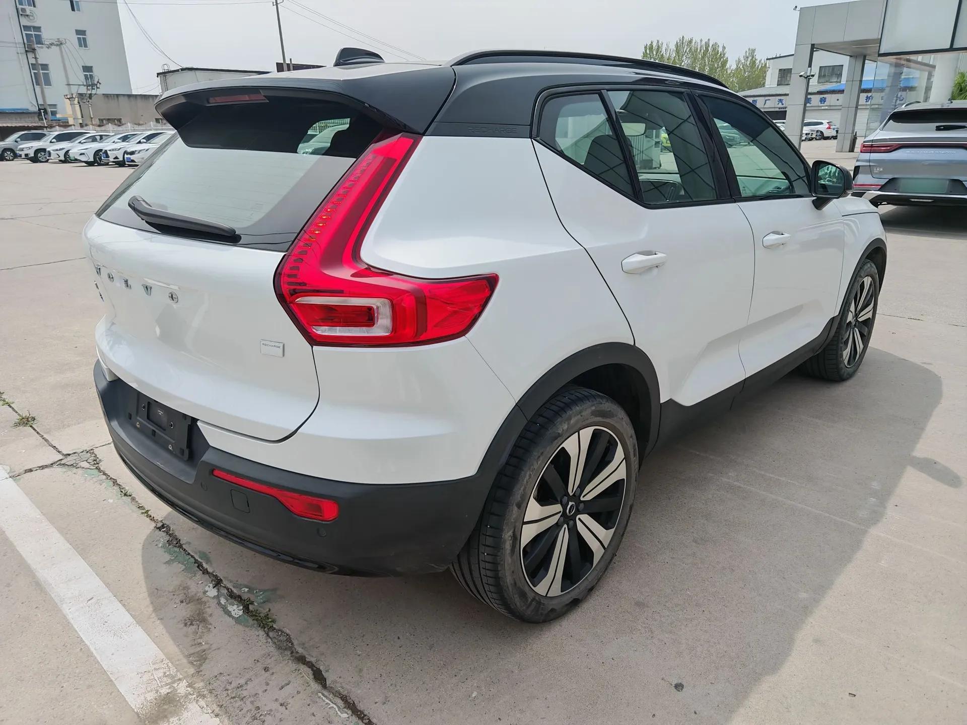 Volvo XC40 New Energy 2023 Long-Range Version — миниатюра 15
