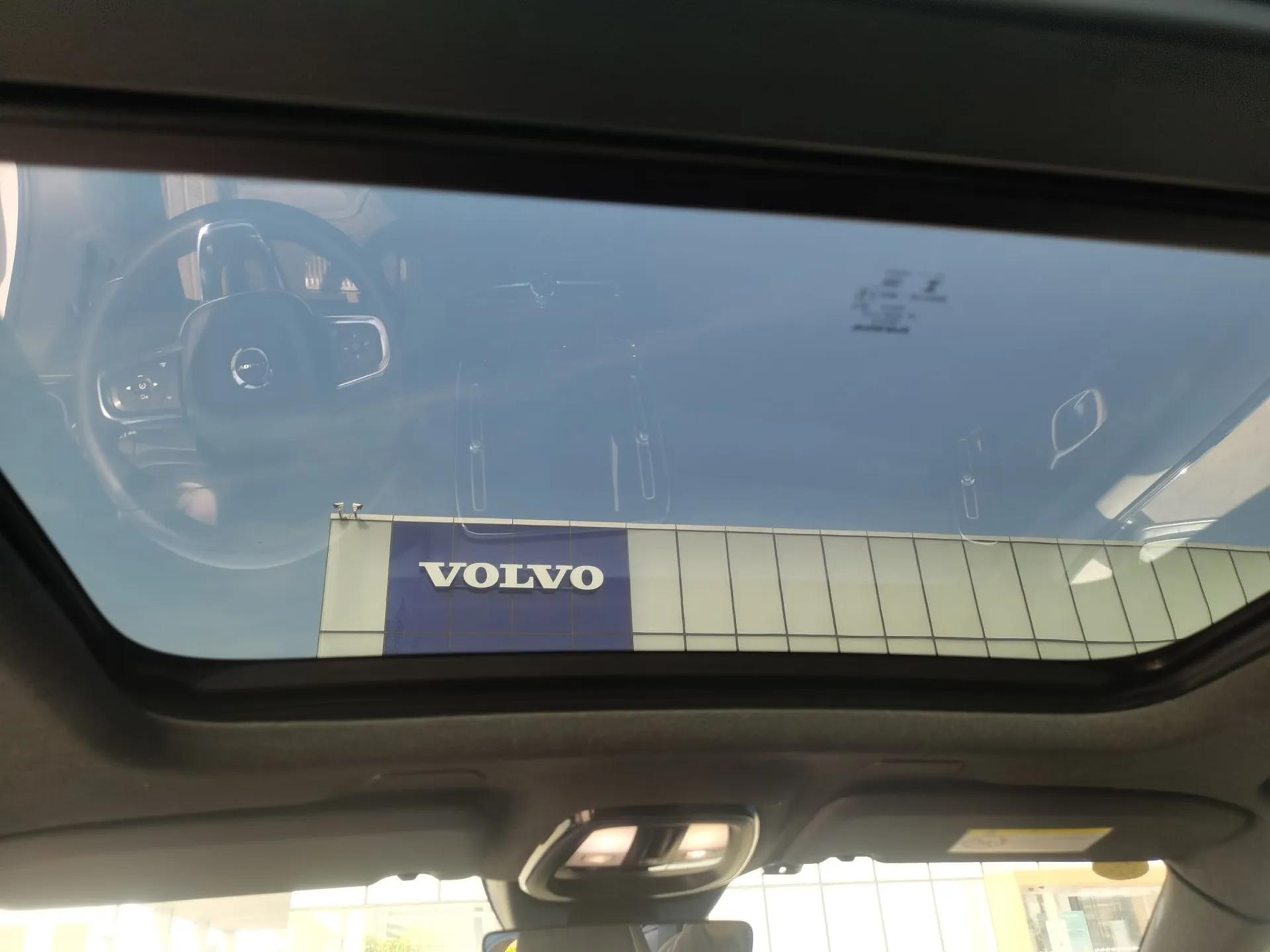 Volvo XC40 New Energy 2023 Long-Range Version — миниатюра 22
