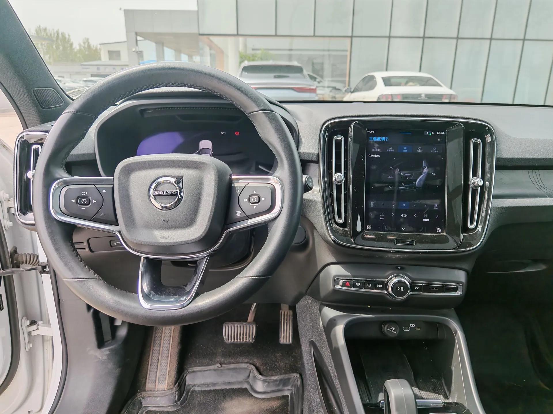 Volvo XC40 New Energy 2023 Long-Range Version — миниатюра 30