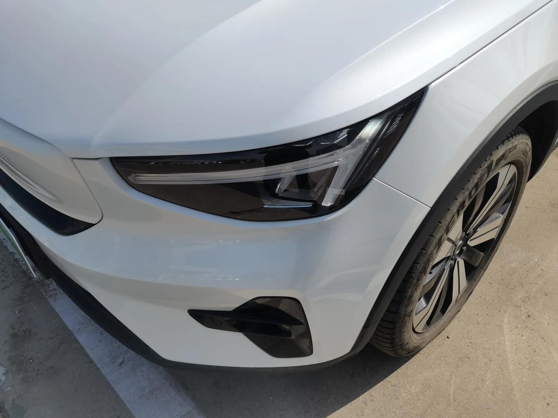 Volvo XC40 New Energy 2023 Long-Range Version — миниатюра 4
