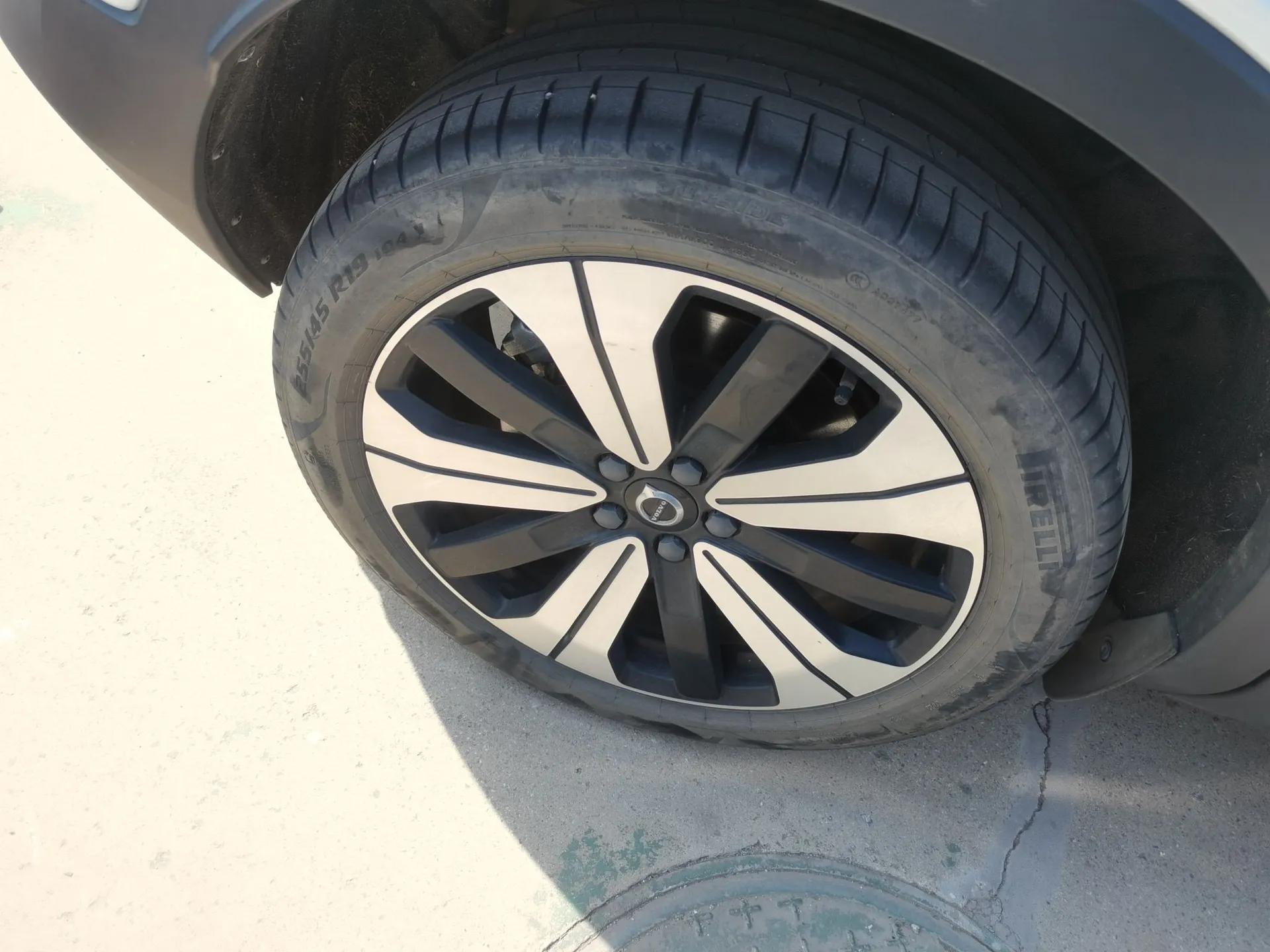 Volvo XC40 New Energy 2023 Long-Range Version — миниатюра 8