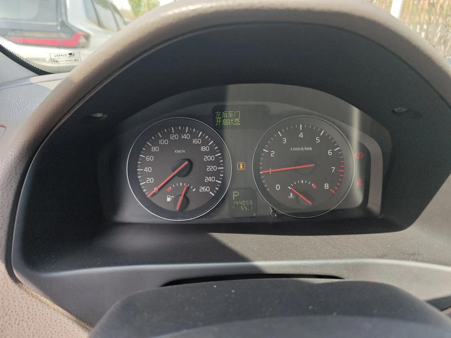 Volvo S40 2011 2.0L Automatic Zhiya Edition — миниатюра 12