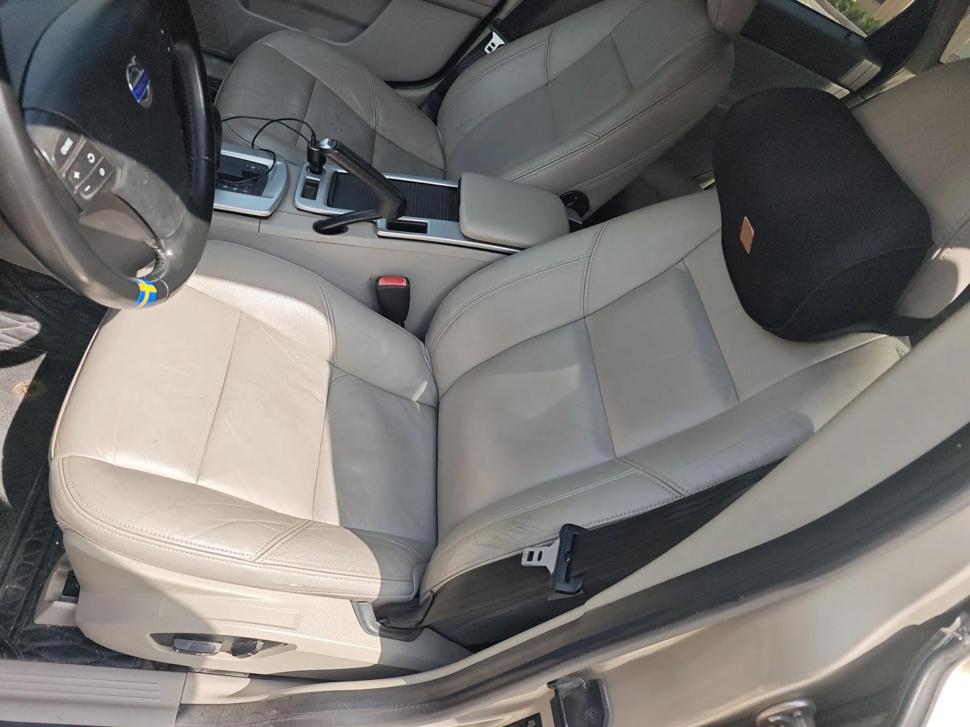 Volvo S40 2011 2.0L Automatic Zhiya Edition — миниатюра 16
