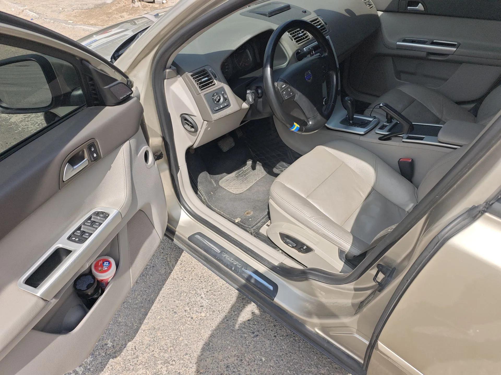 Volvo S40 2011 2.0L Automatic Zhiya Edition — миниатюра 17