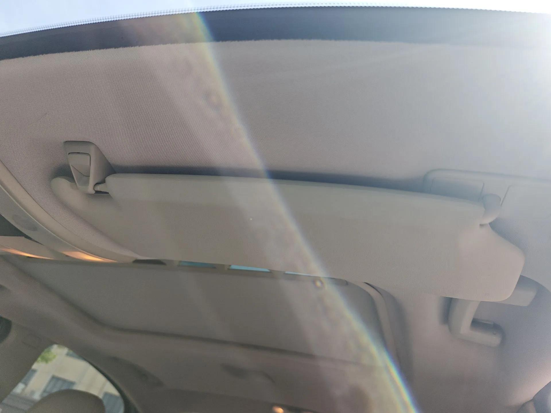 Volvo S40 2011 2.0L Automatic Zhiya Edition — миниатюра 19
