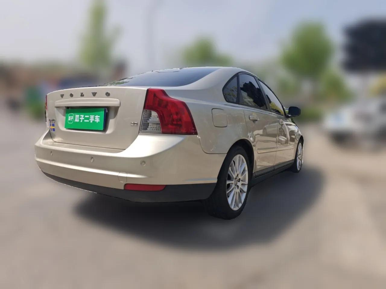 Volvo S40 2011 2.0L Automatic Zhiya Edition — миниатюра 6