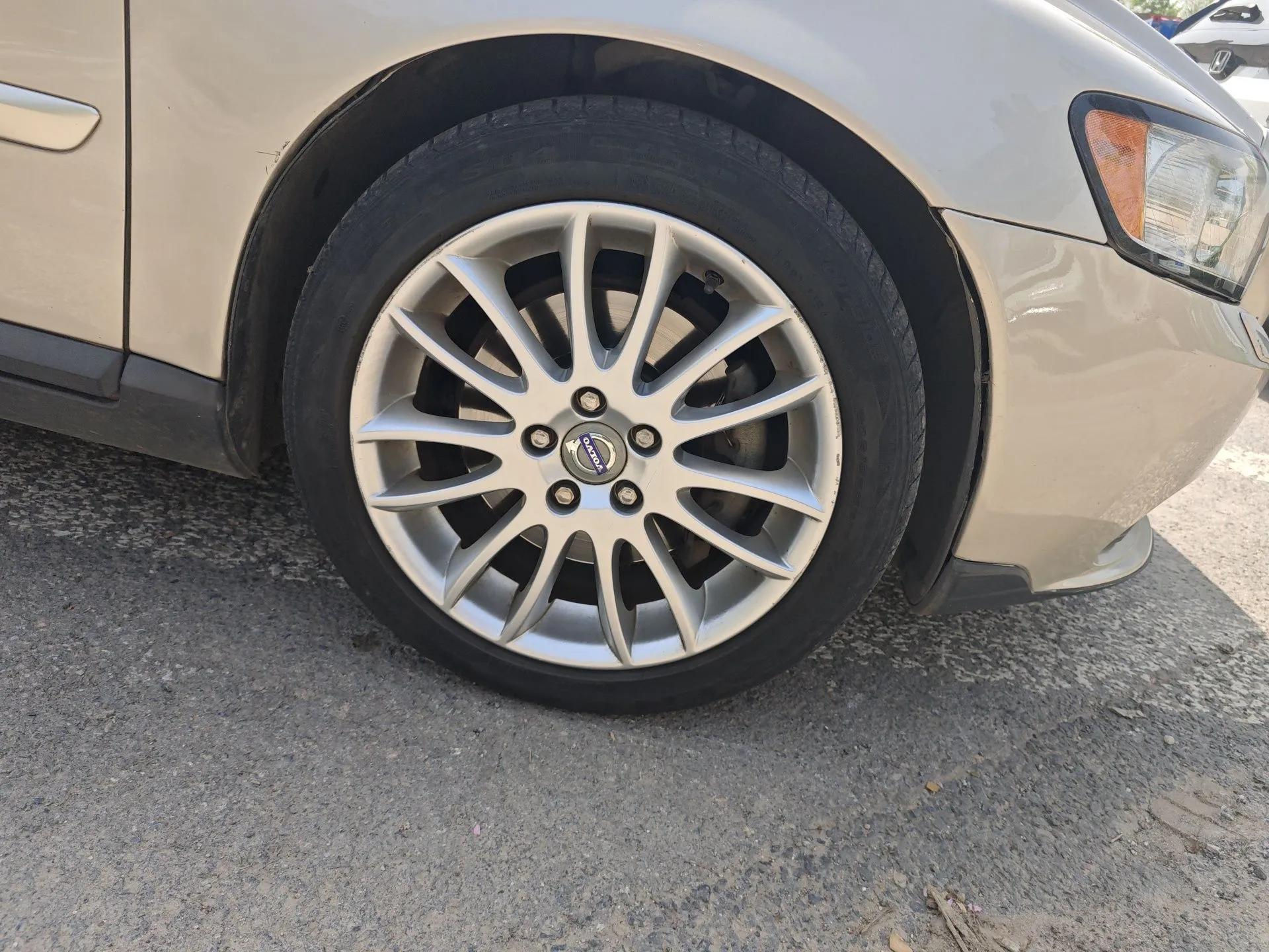 Volvo S40 2011 2.0L Automatic Zhiya Edition — миниатюра 8