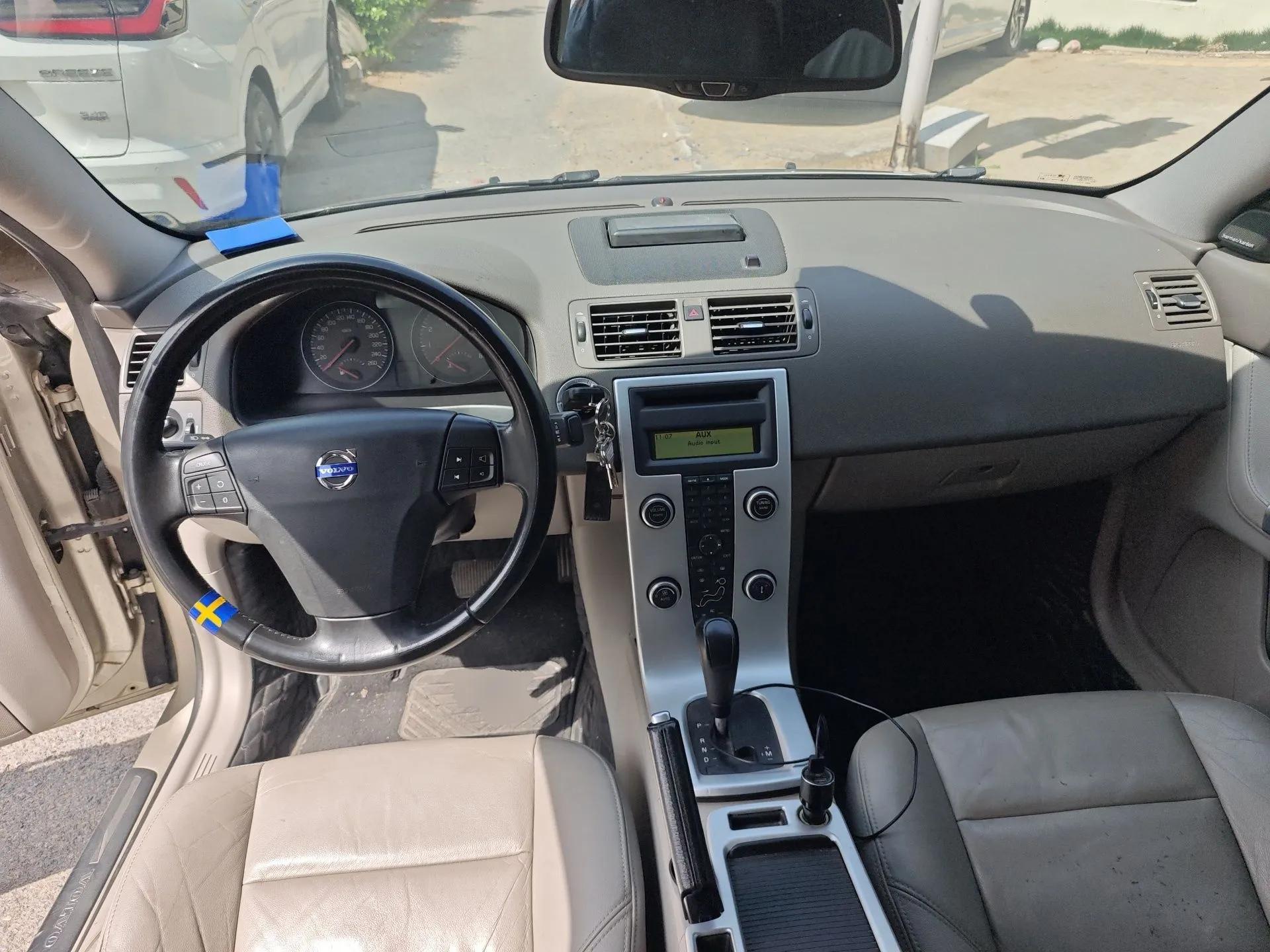 Volvo S40 2011 2.0L Automatic Zhiya Edition — миниатюра 10