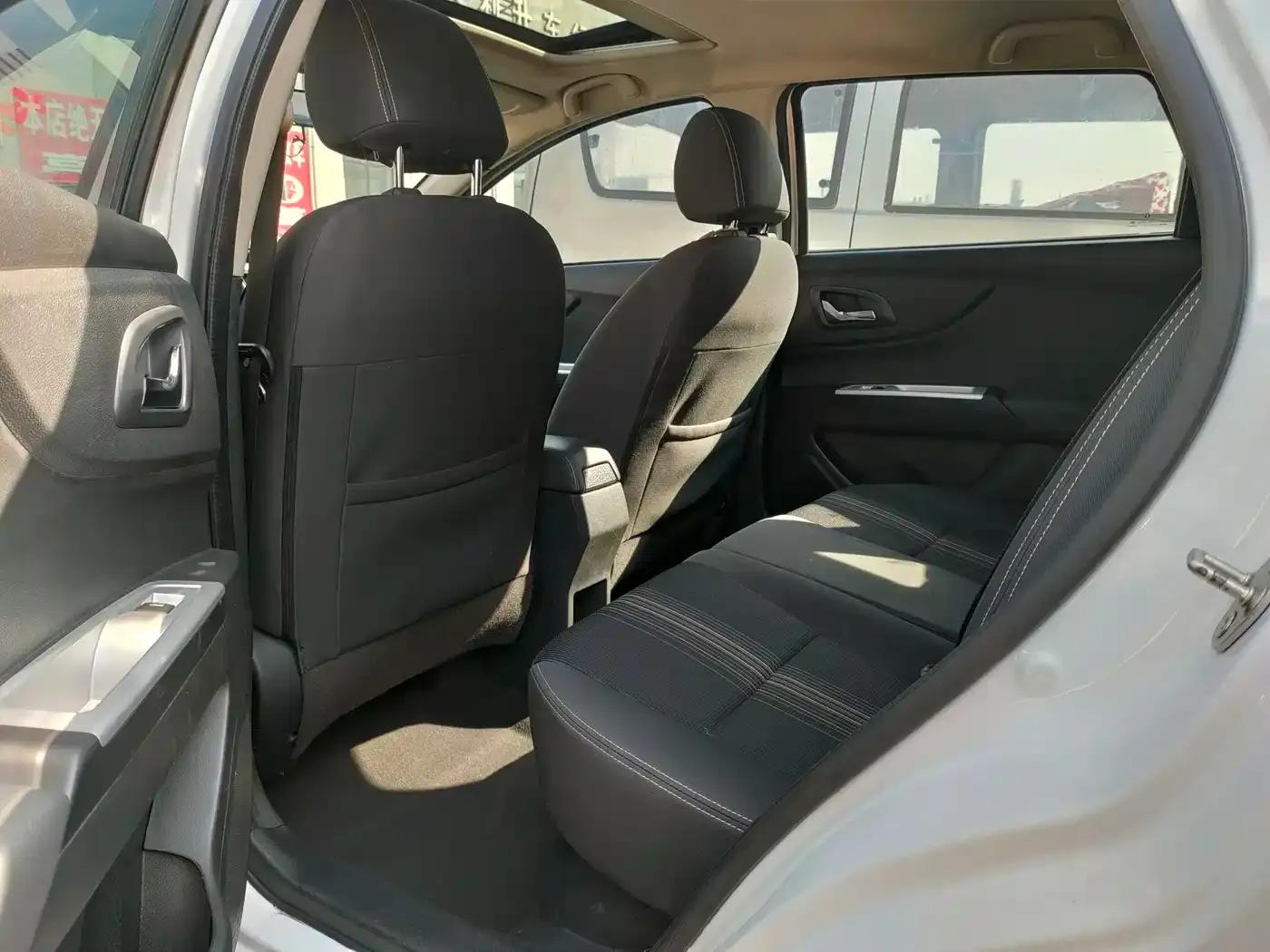 Dongfeng Fengshen AX3 2017 Leading Edition 1.5L Manual Sporty Model — миниатюра 7