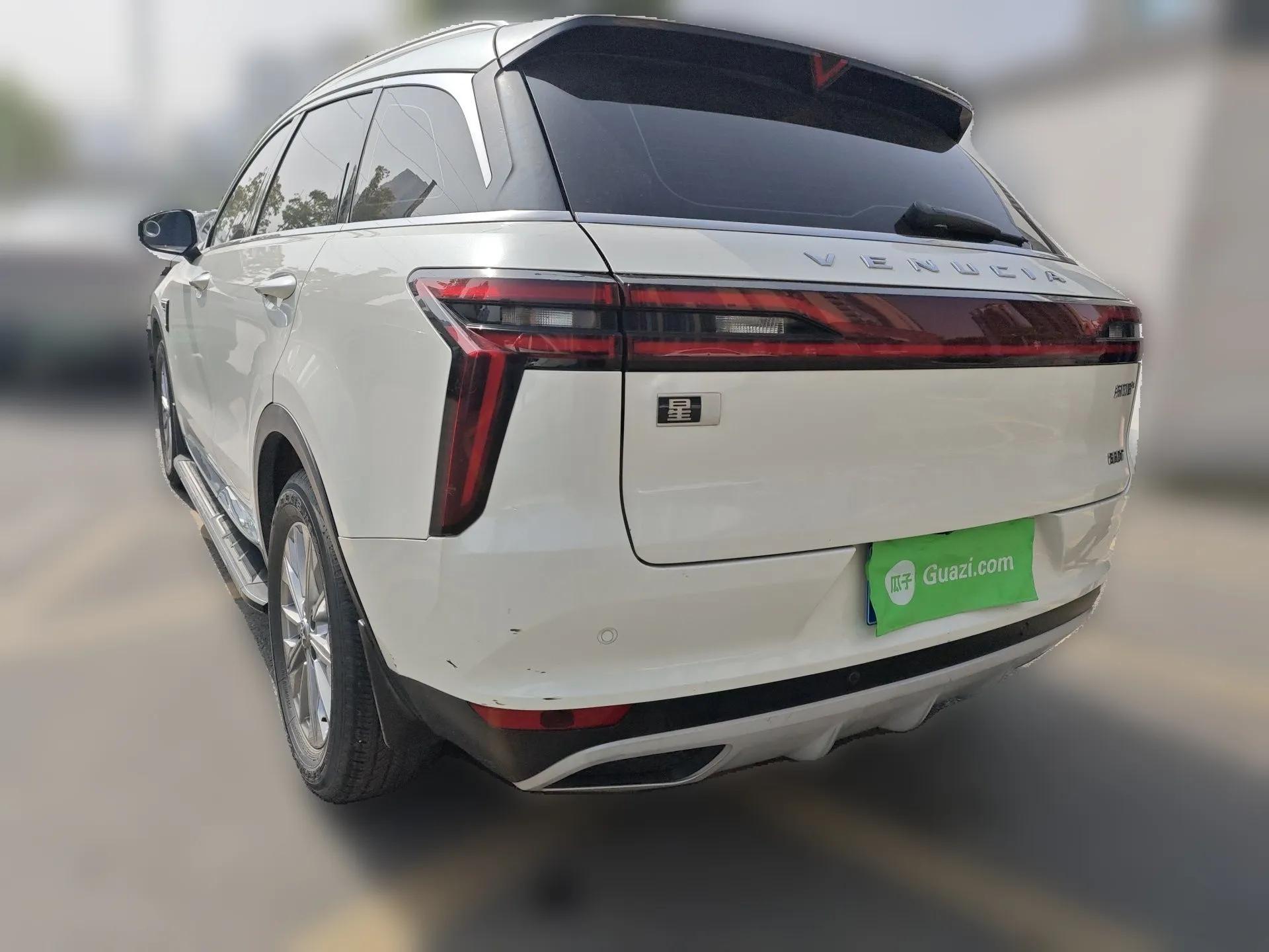 Venucia Star 2020 260T Automatic 48V Mild Hybrid Turbocharged Star Edition — миниатюра 4
