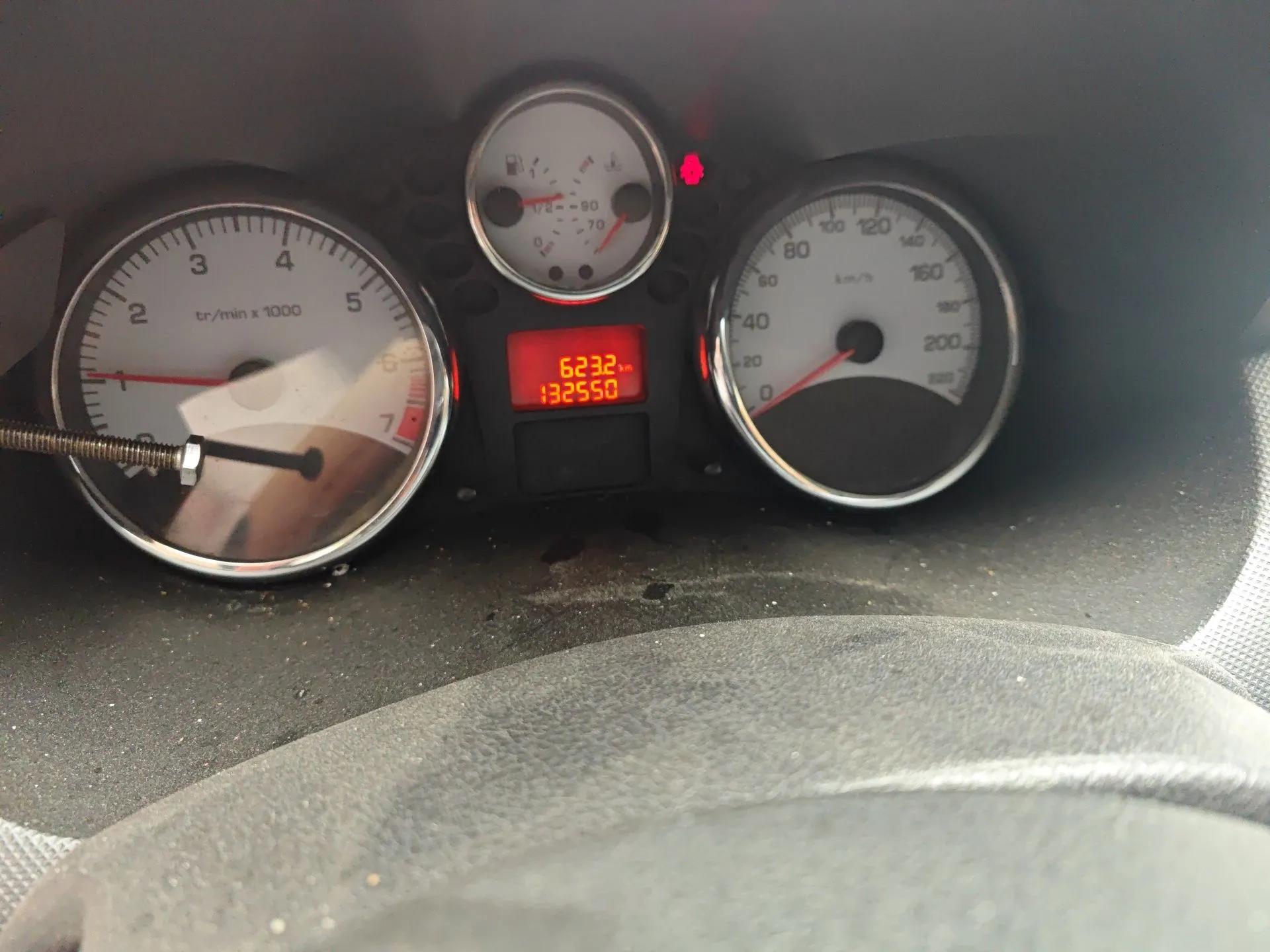 Peugeot 207 2011 Sedan 1.4L Manual Yule Edition — миниатюра 13