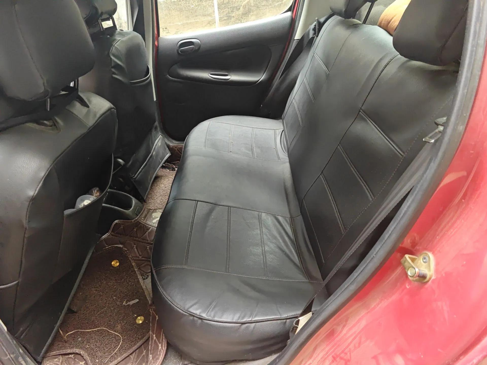 Peugeot 207 2011 Sedan 1.4L Manual Yule Edition — миниатюра 18