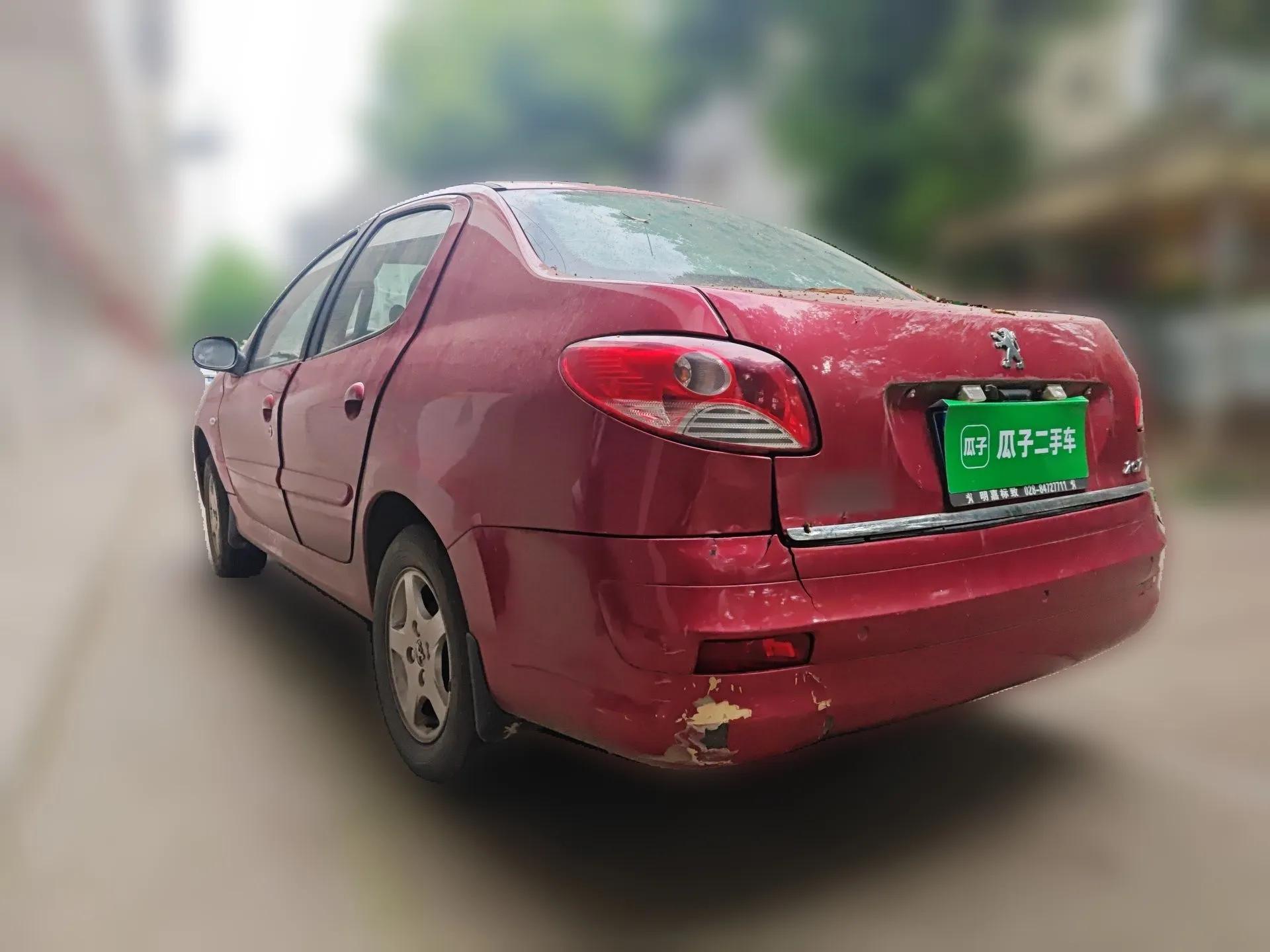 Peugeot 207 2011 Sedan 1.4L Manual Yule Edition — миниатюра 4
