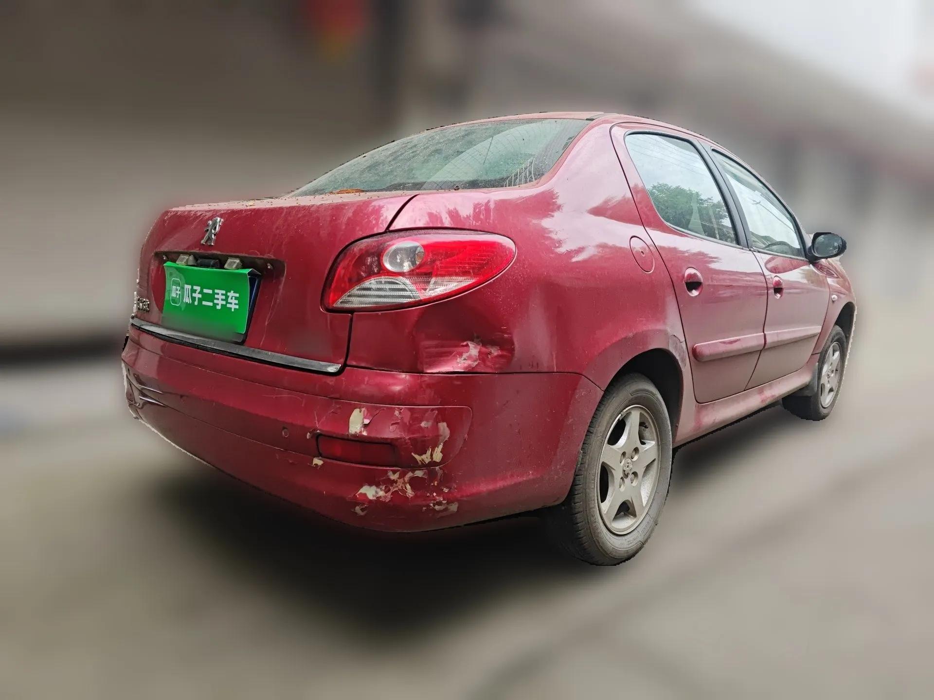 Peugeot 207 2011 Sedan 1.4L Manual Yule Edition — миниатюра 6