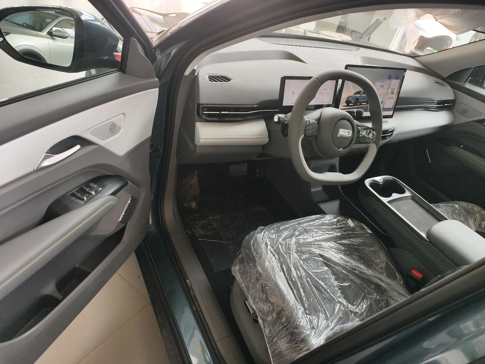 Bestune Yueyi 03 2025 565km Enjoy Edition — миниатюра 19