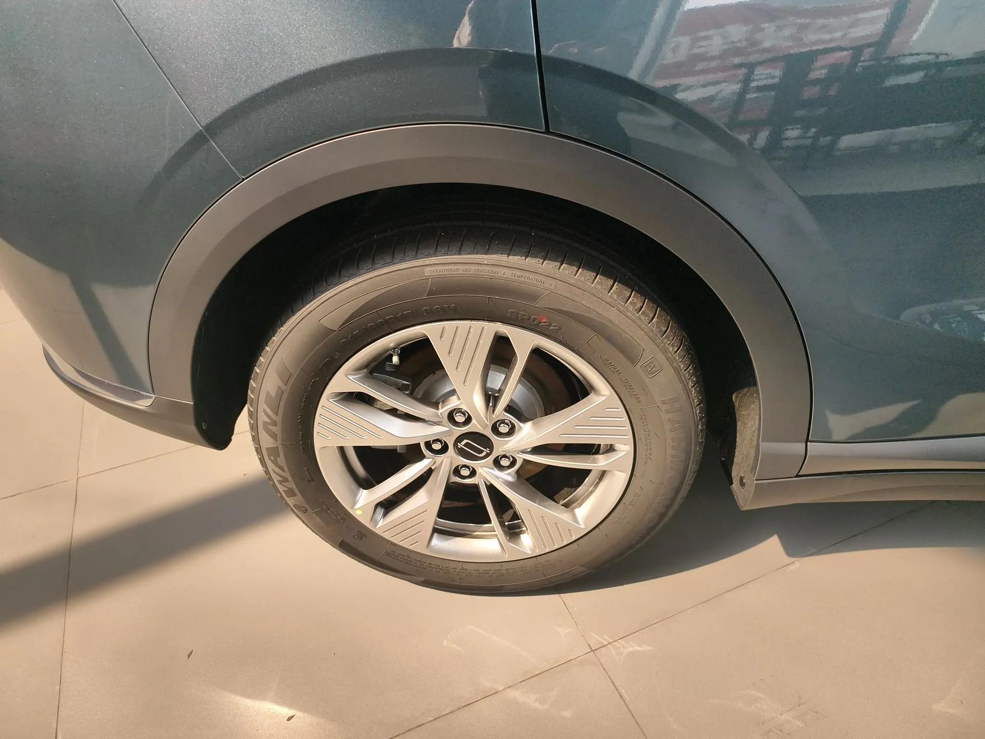 Bestune Yueyi 03 2025 565km Enjoy Edition — миниатюра 10