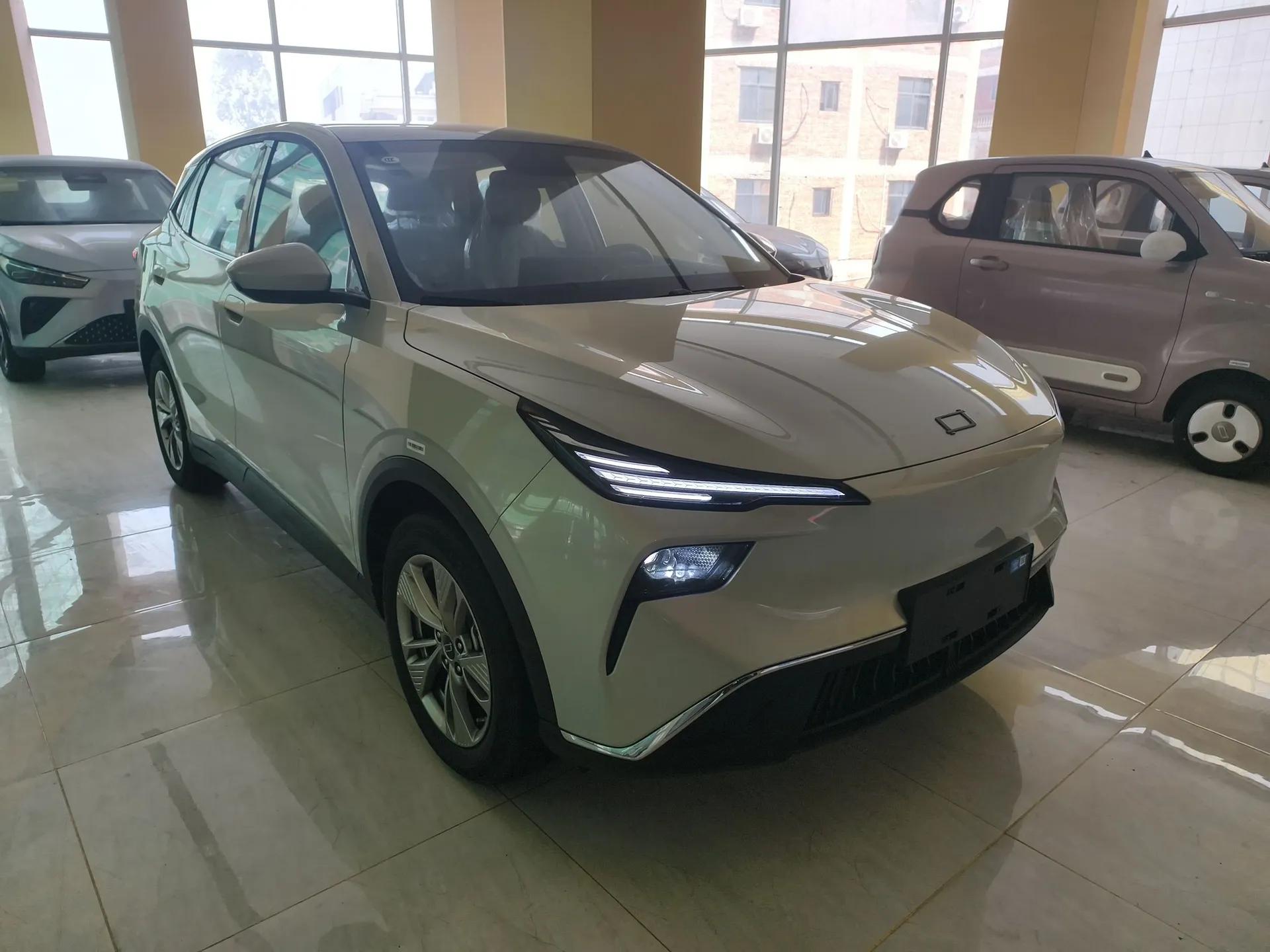 Bestune Yueyi 03 2025 445km Joyful Edition — миниатюра 3