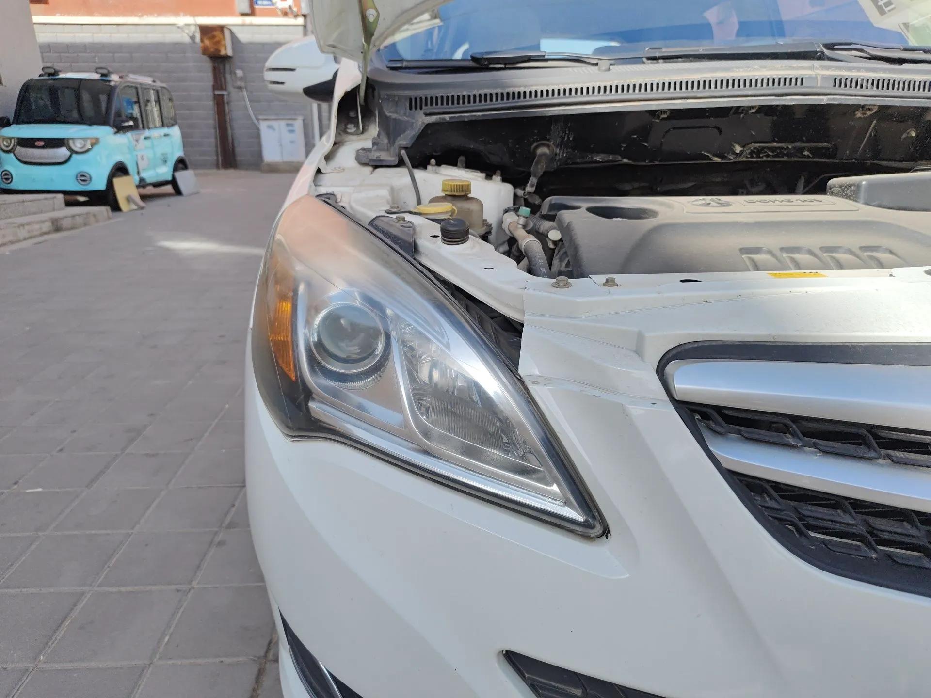 BAIC E Series 2012 Hatchback 1.5L Manual Leshang Version — миниатюра 7