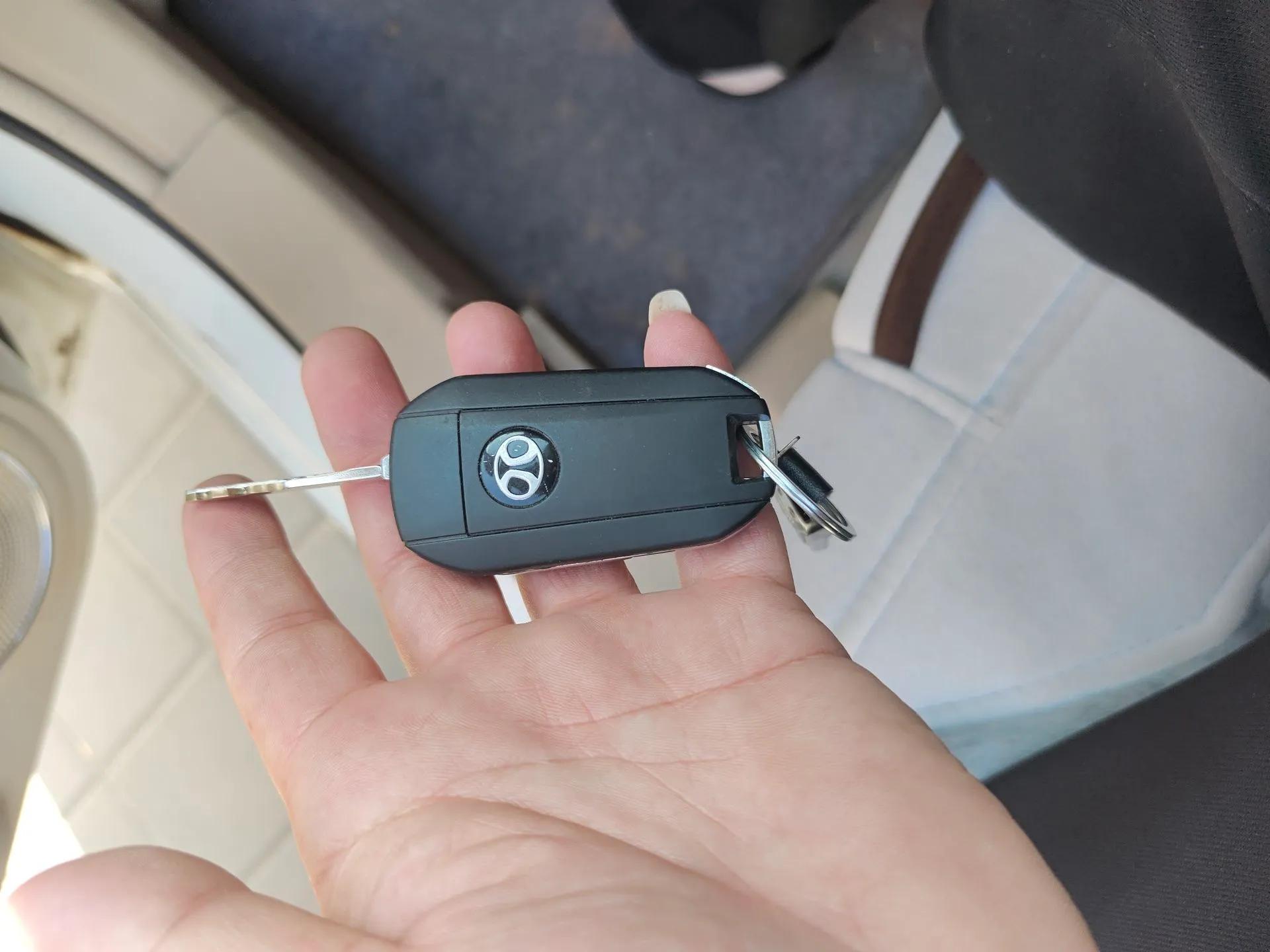 BAIC E Series 2012 Hatchback 1.5L Manual Leshang Version — миниатюра 9