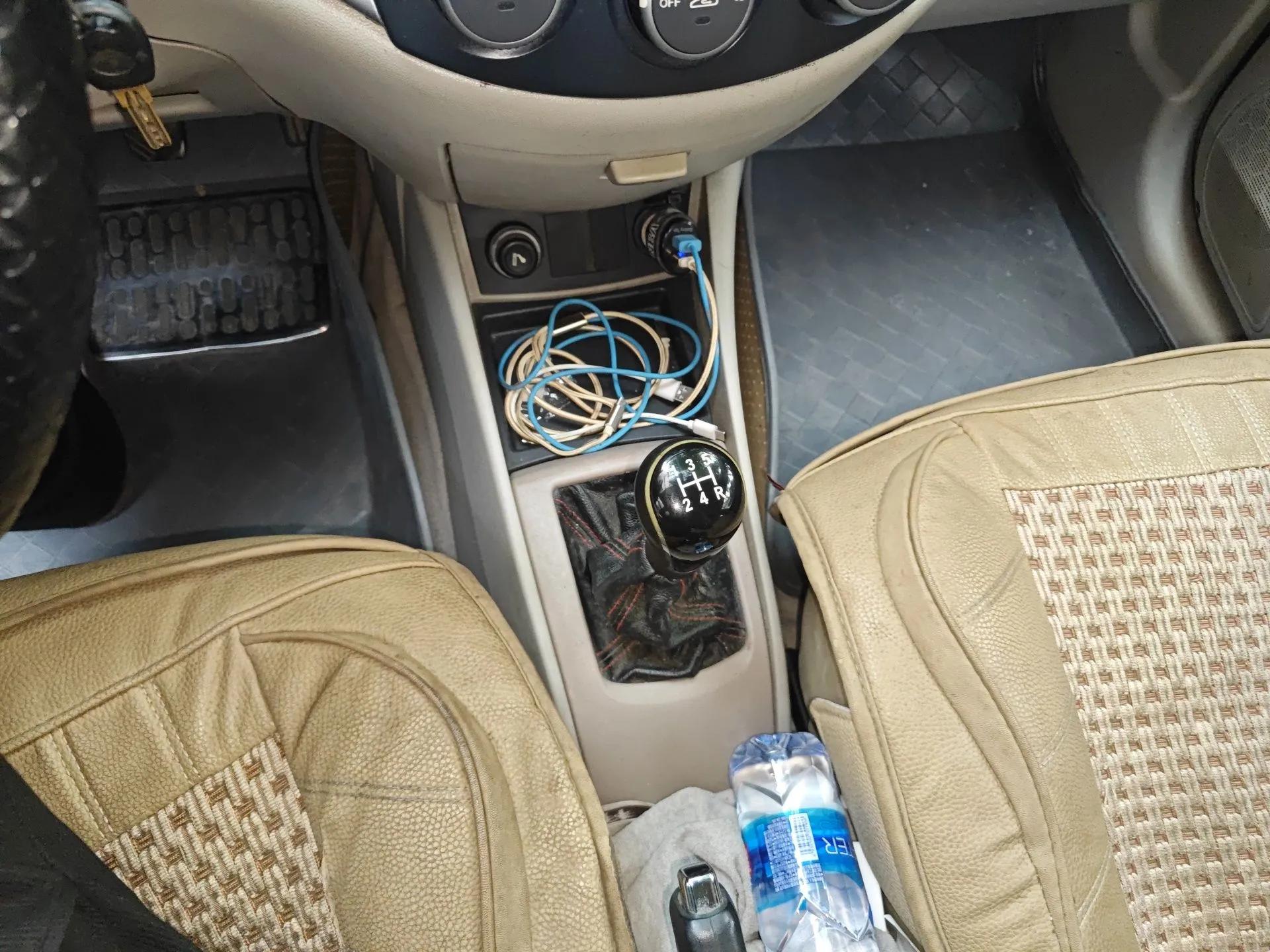 CHANGAN Alsvin V5 2012 1.5L Manual Dream Edition — миниатюра 15