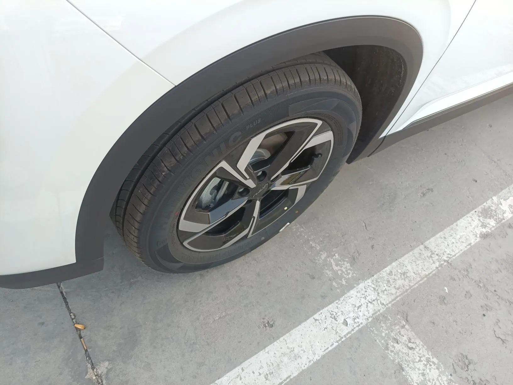 Dongfeng Aeolus L7 New Energy 2025 518 Comfort Edition — миниатюра 8