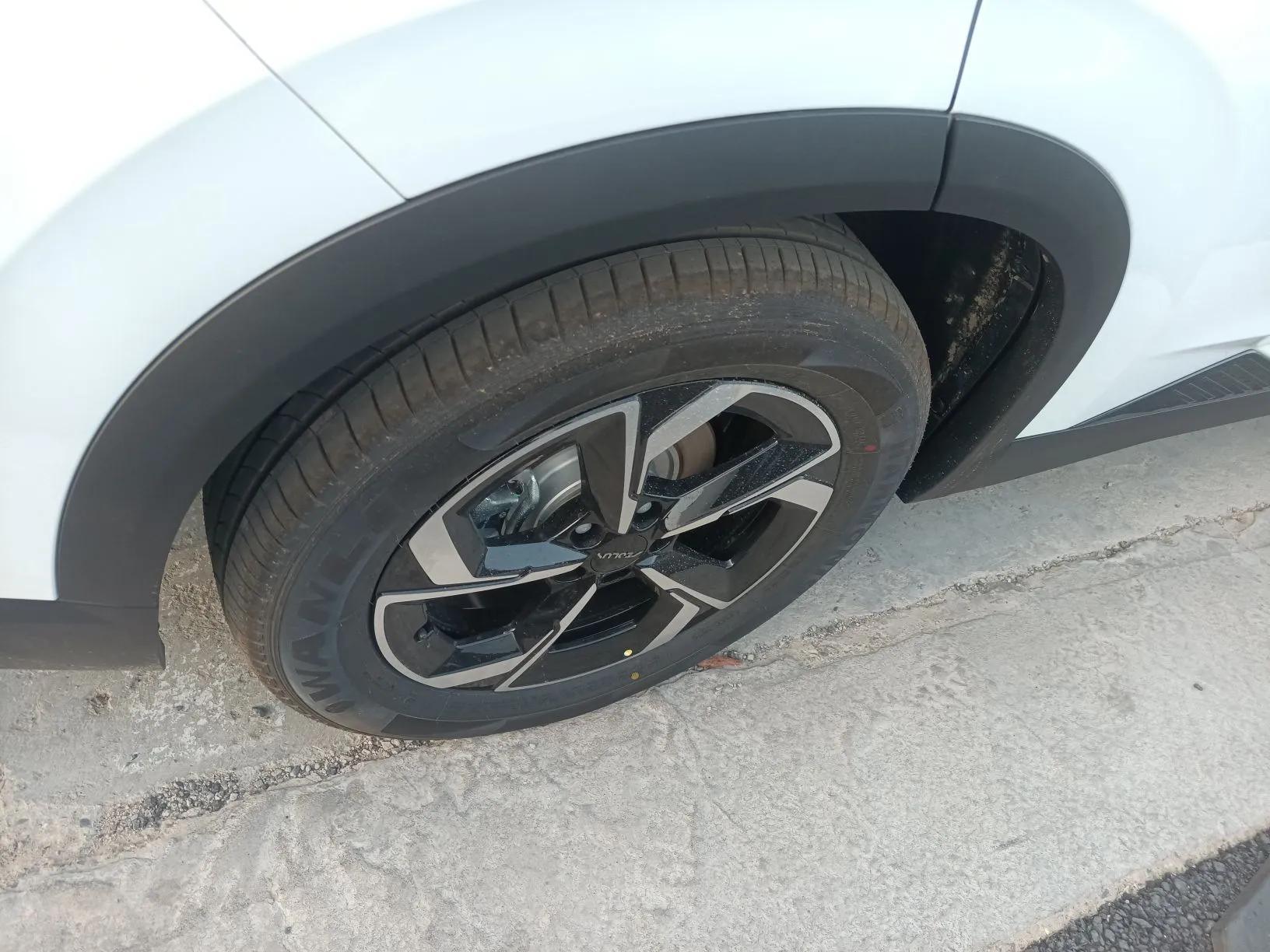 Dongfeng Aeolus L7 New Energy 2025 518 Comfort Edition — миниатюра 10