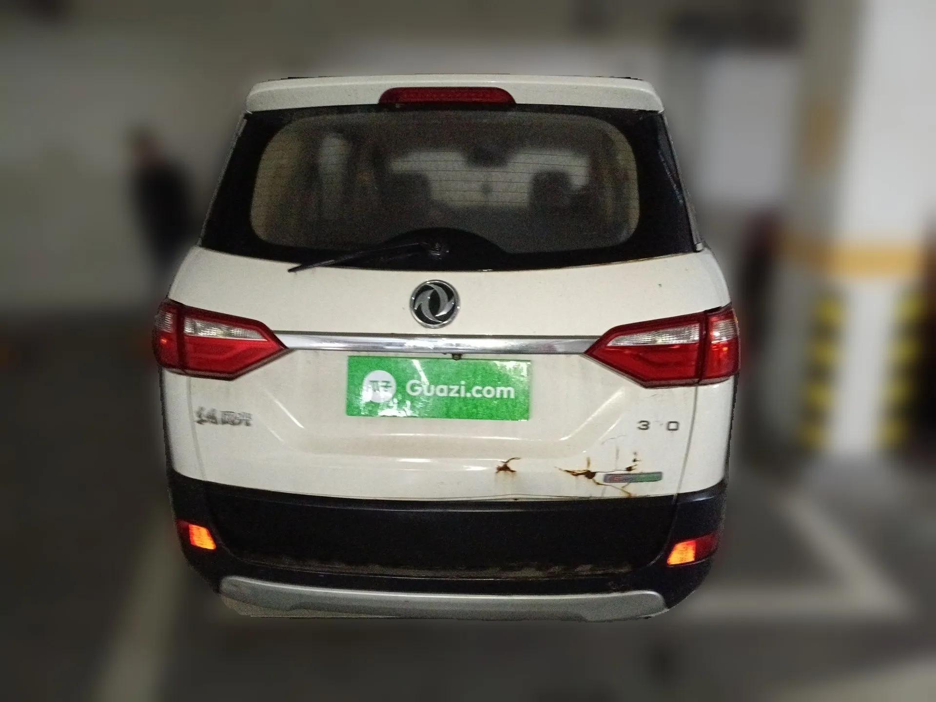 Dongfeng Fengon 370 2016 1.5L Manual Luxury 7-Seater — миниатюра 5