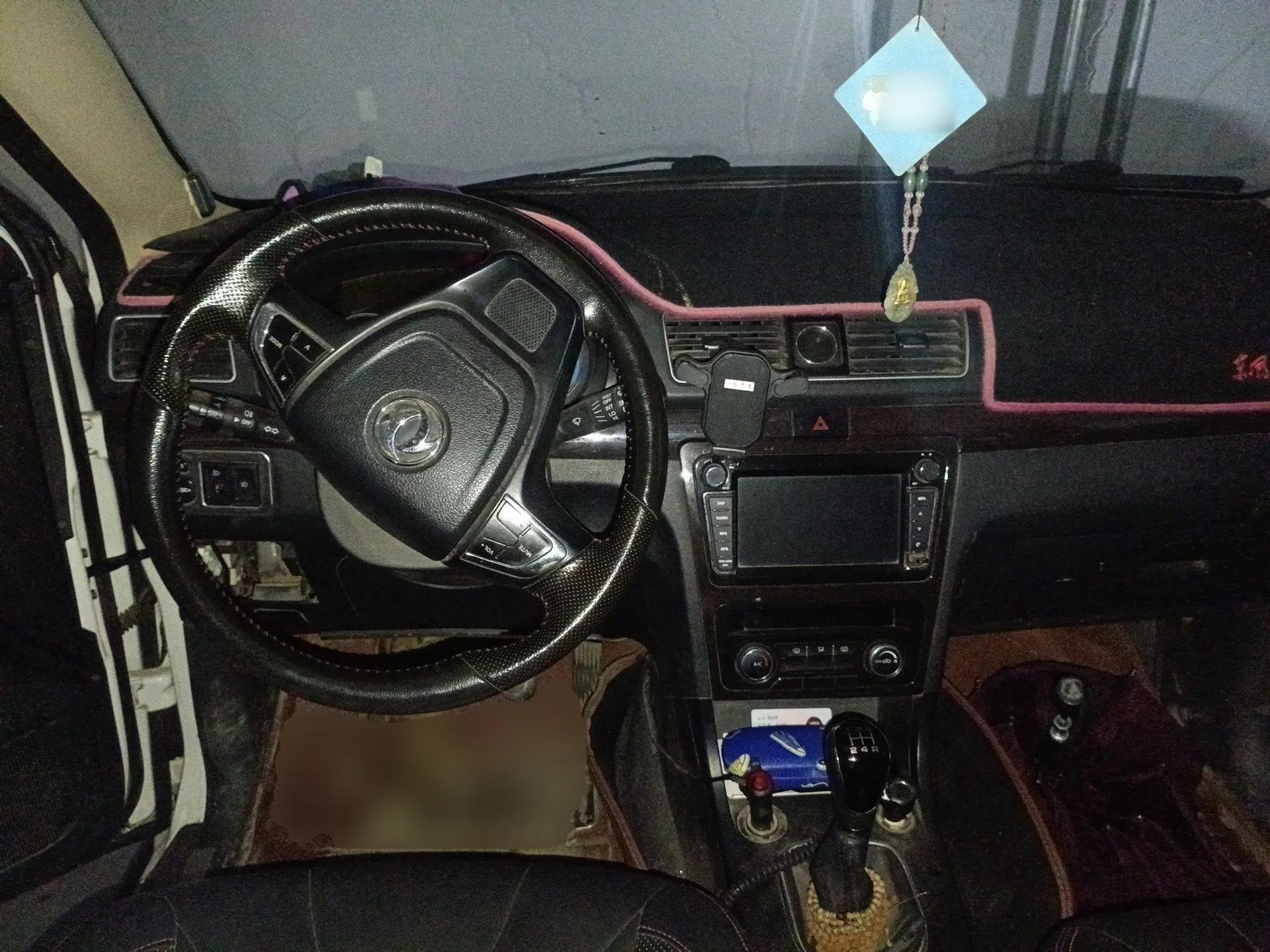 Dongfeng Fengon 370 2016 1.5L Manual Luxury 7-Seater — миниатюра 10