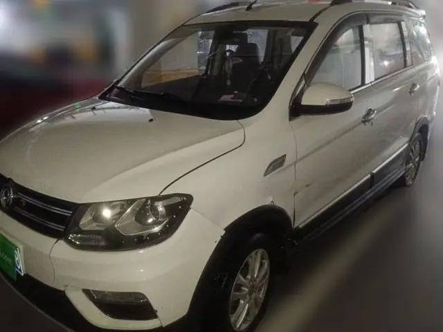 Dongfeng Fengon 370 2016 1.5L Manual Luxury 7-Seater