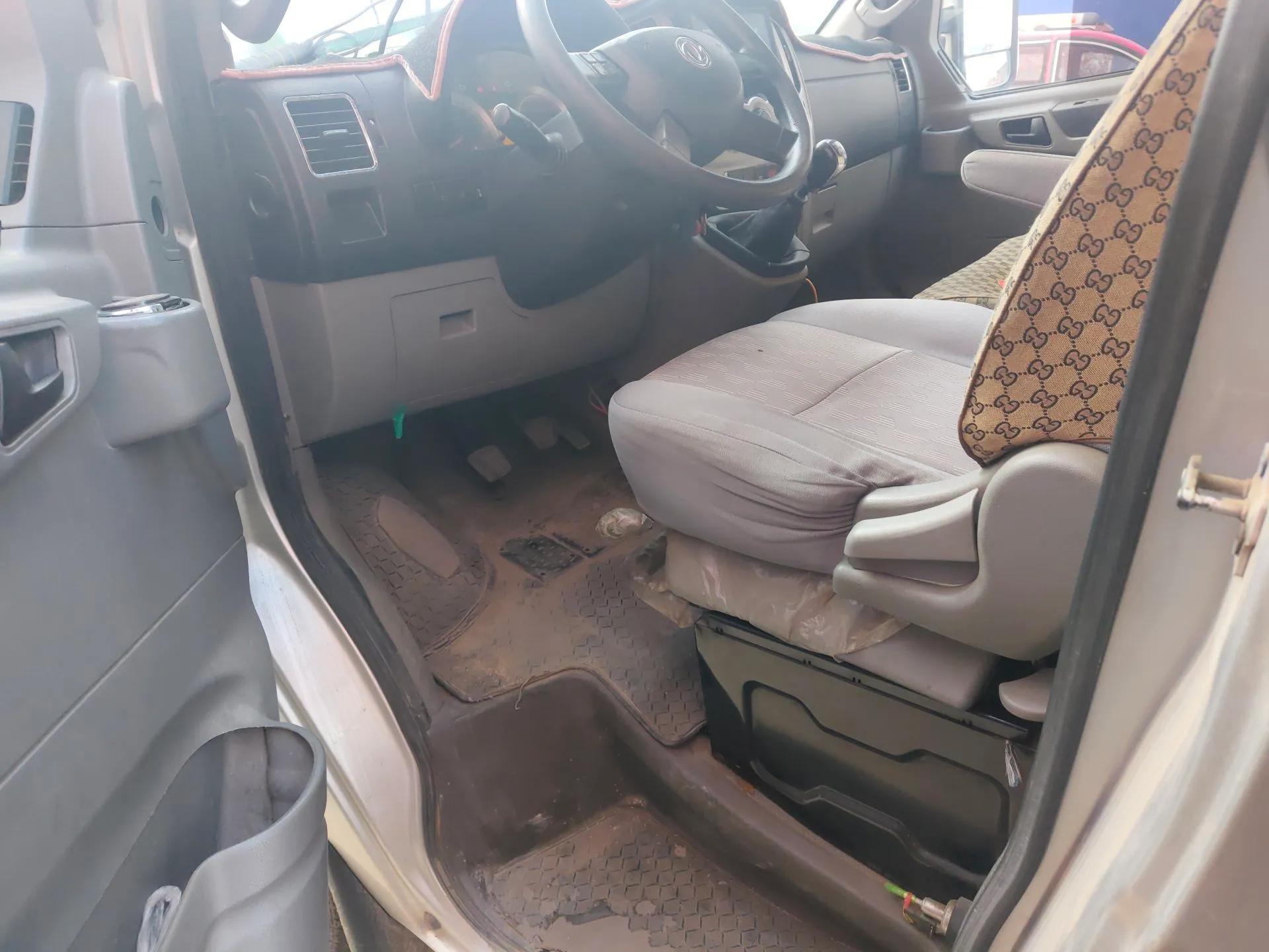 Dongfeng Yufeng 2021 2.3T V9 Logistics Vehicle Long Wheelbase Mid-Roof Design 6-9 Seats China V Emission Standard WP2.3 — миниатюра 17