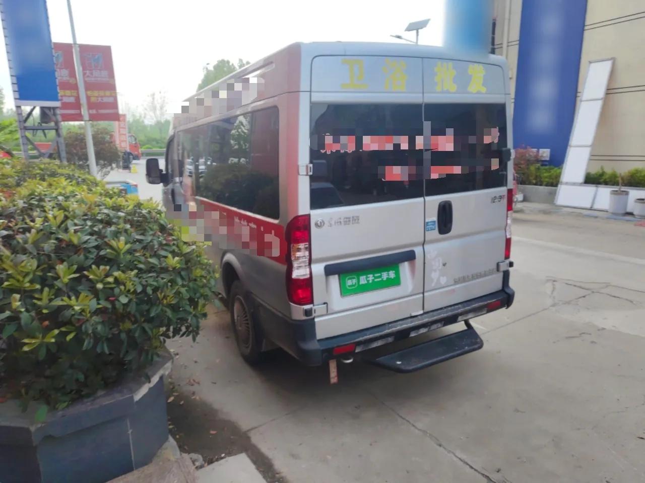 Dongfeng Yufeng 2021 2.3T V9 Logistics Vehicle Long Wheelbase Mid-Roof Design 6-9 Seats China V Emission Standard WP2.3 — миниатюра 4