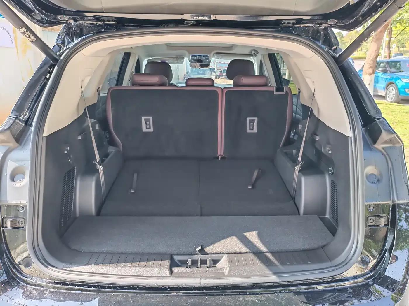 Jetour X90 PRO 2024 2.0T DCT Premium Edition 7-seater — миниатюра 8