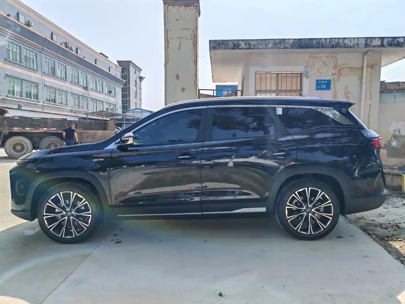 Jetour X90 PRO 2024 2.0T DCT Premium Edition 7-seater — миниатюра 9