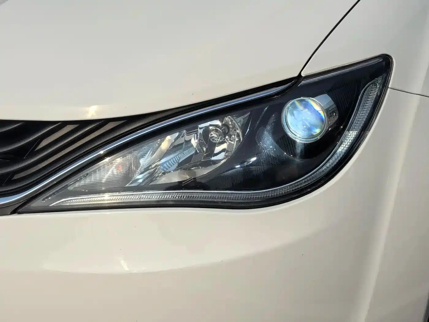 2018 Chrysler Grand Voyager PHEV (Imported) 3.6L Plug-in Hybrid — миниатюра 6
