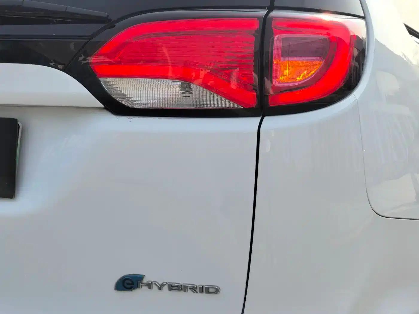 2018 Chrysler Grand Voyager PHEV (Imported) 3.6L Plug-in Hybrid — миниатюра 7