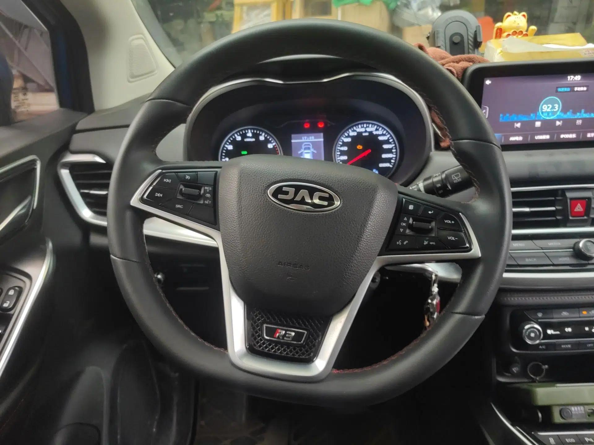 JAC Group Refine R3 2018 1.6L Manual Luxury Sunroof Model — миниатюра 11