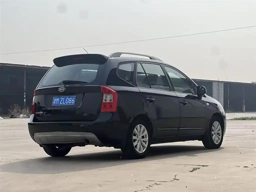 Carens 2011 2.0L 7-seater Automatic Standard Edition — миниатюра 4