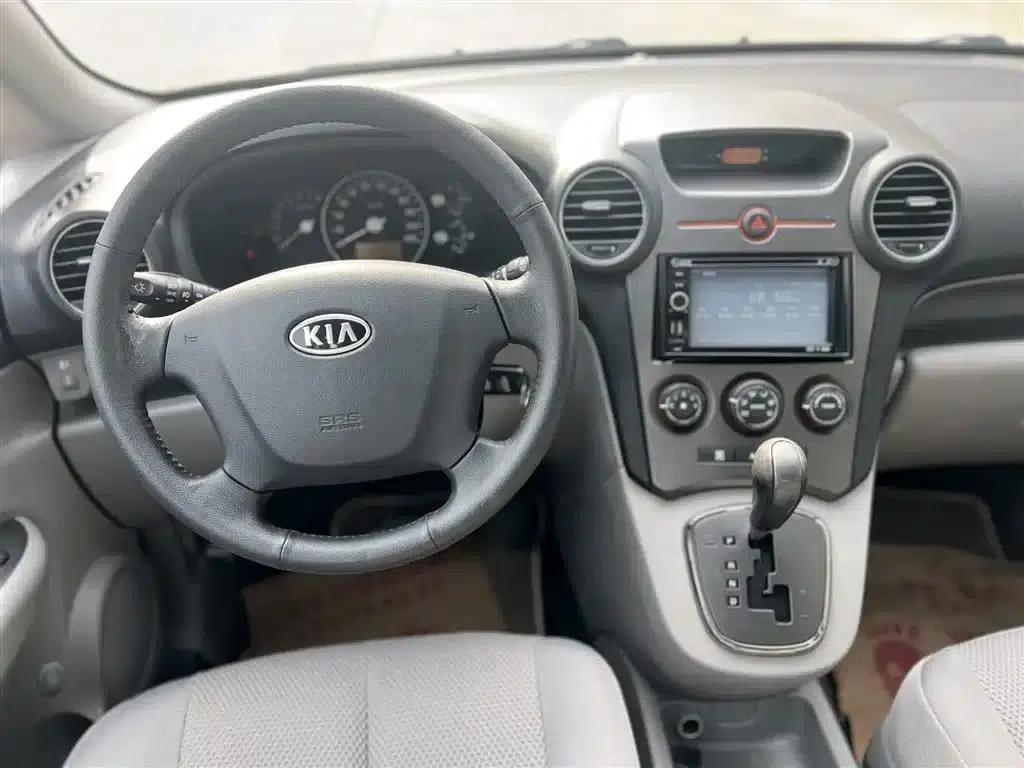 Carens 2011 2.0L 7-seater Automatic Standard Edition — миниатюра 6
