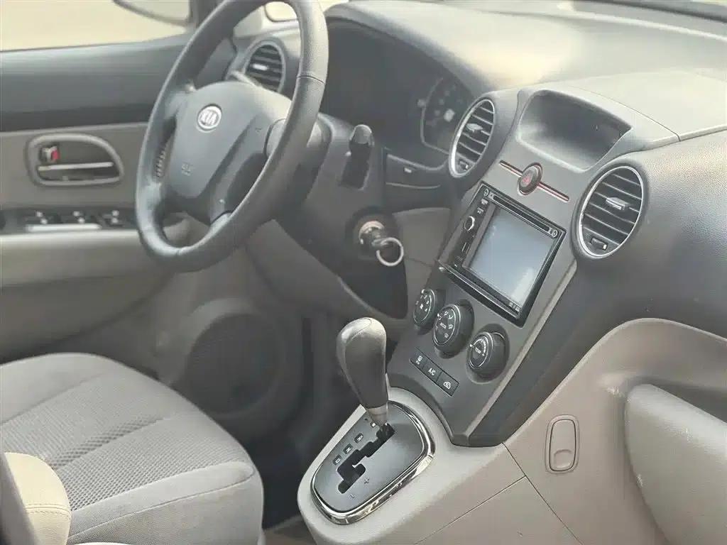 Carens 2011 2.0L 7-seater Automatic Standard Edition — миниатюра 7
