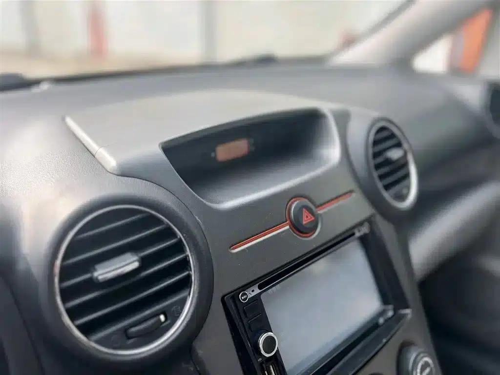 Carens 2011 2.0L 7-seater Automatic Standard Edition — миниатюра 8