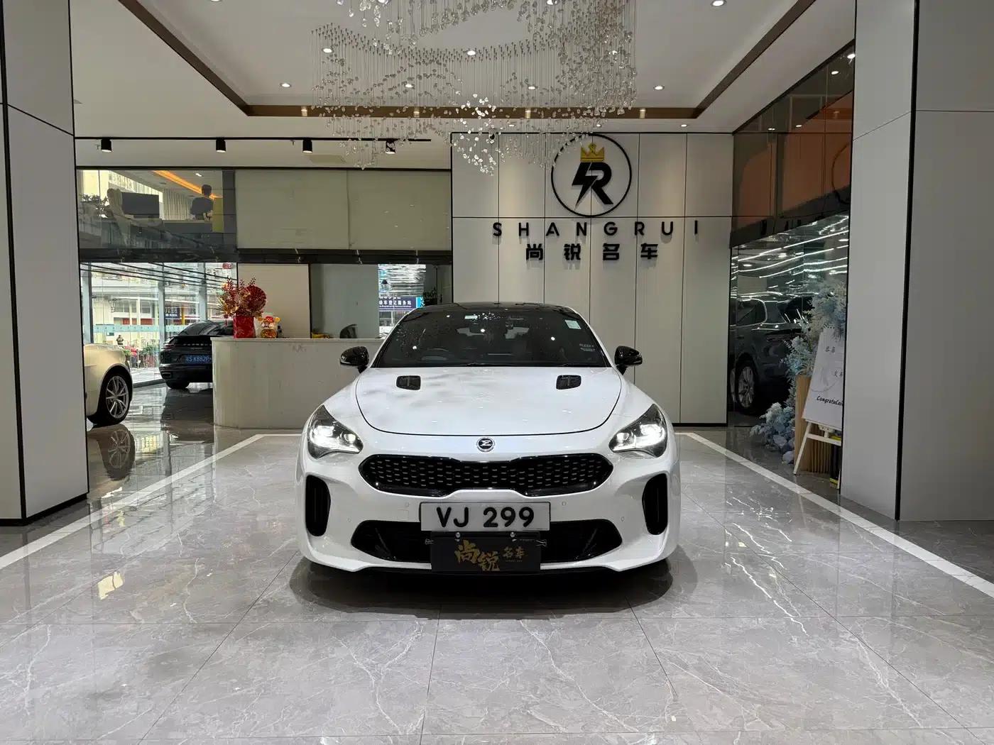 Stinger 2018 3.3T Automatic — миниатюра 2