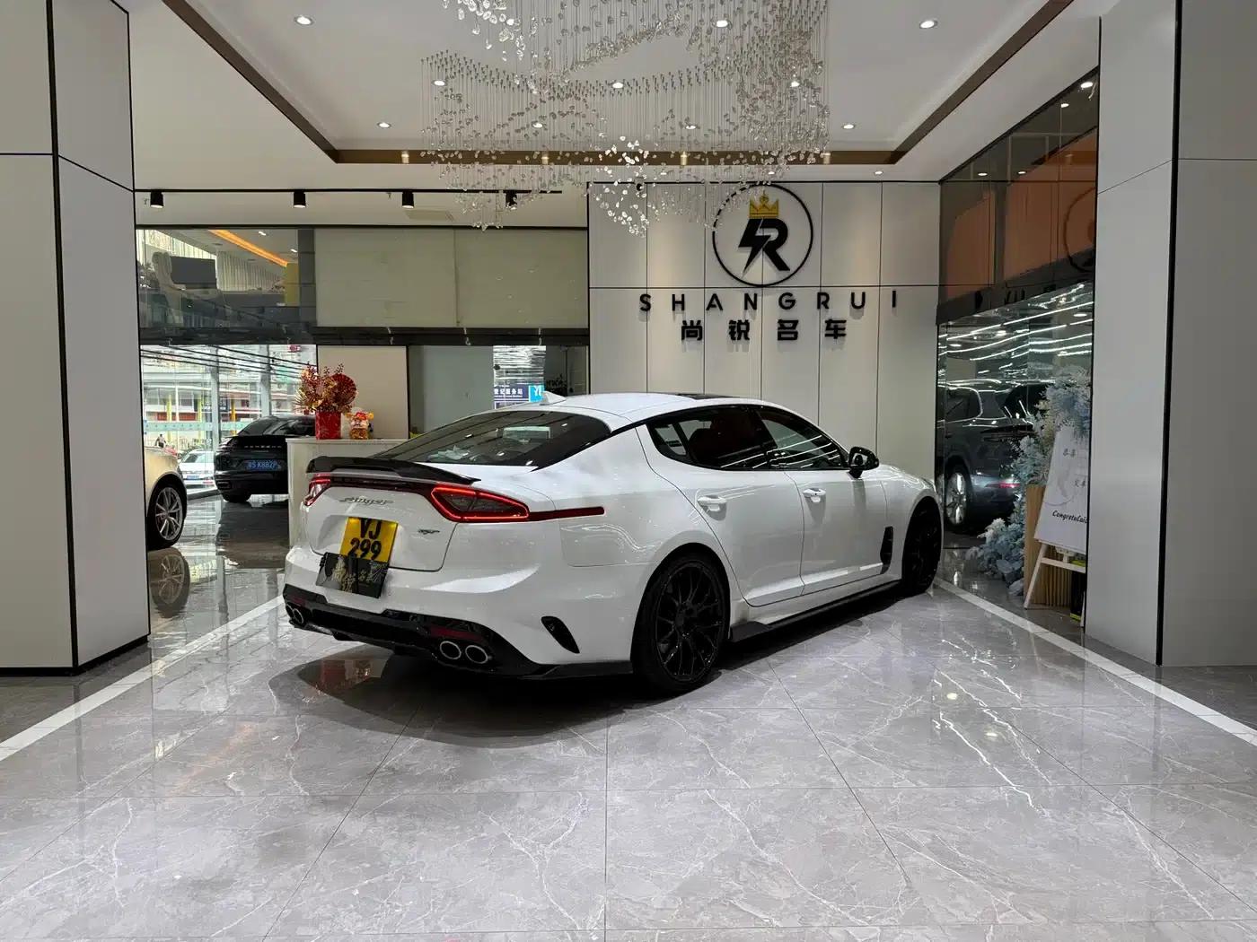 Stinger 2018 3.3T Automatic — миниатюра 11