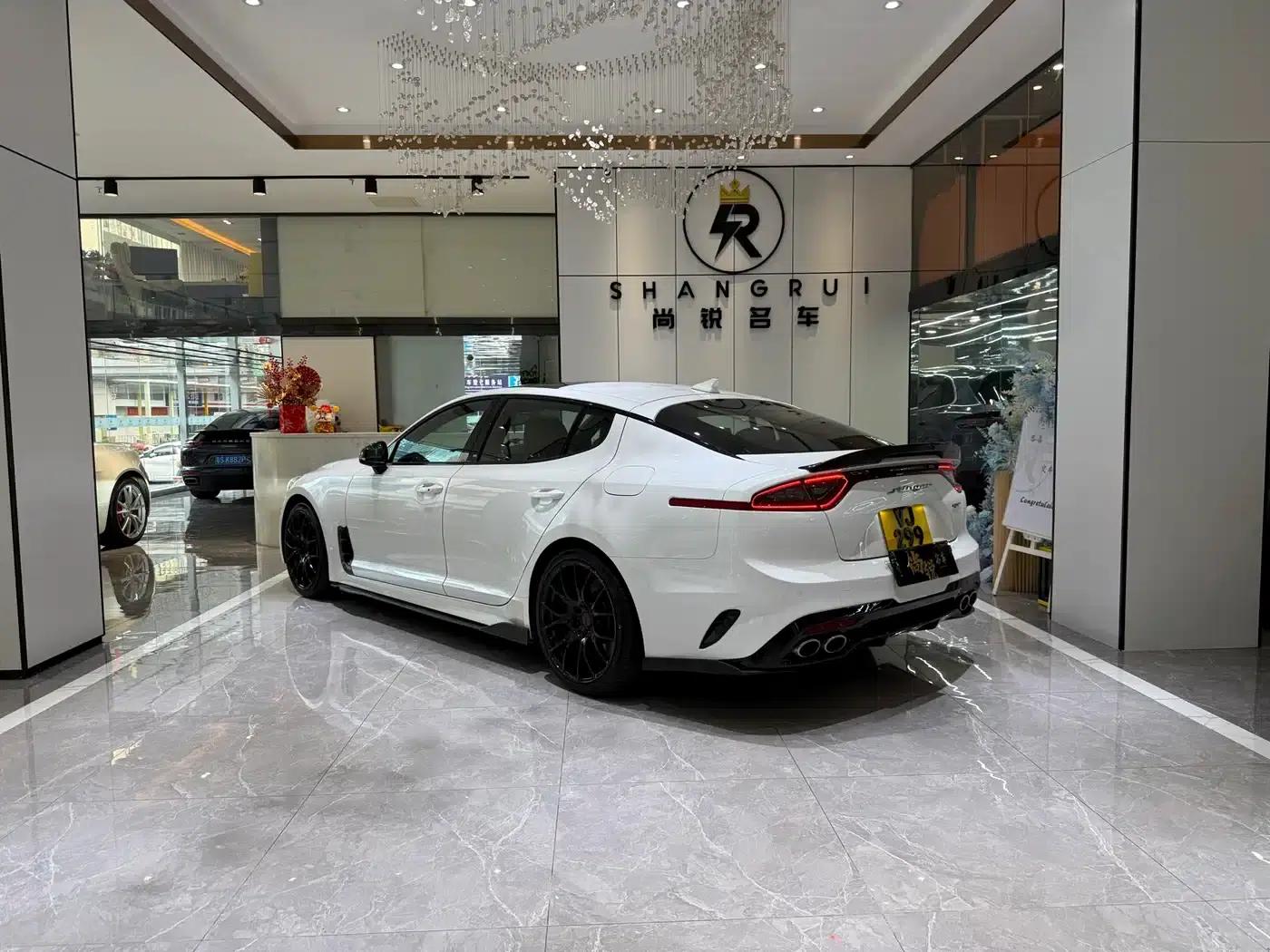 Stinger 2018 3.3T Automatic — миниатюра 13