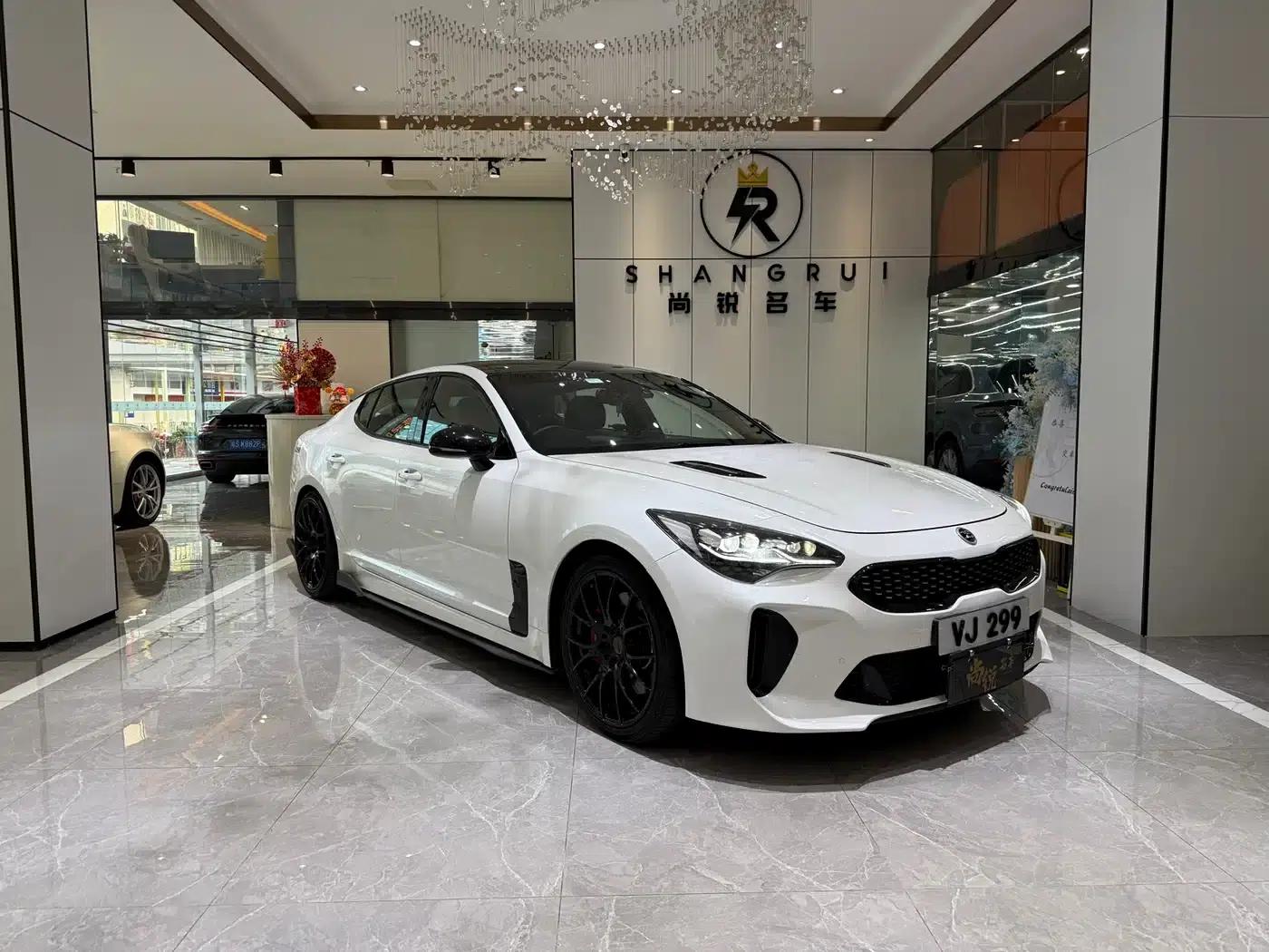 Stinger 2018 3.3T Automatic — миниатюра 3