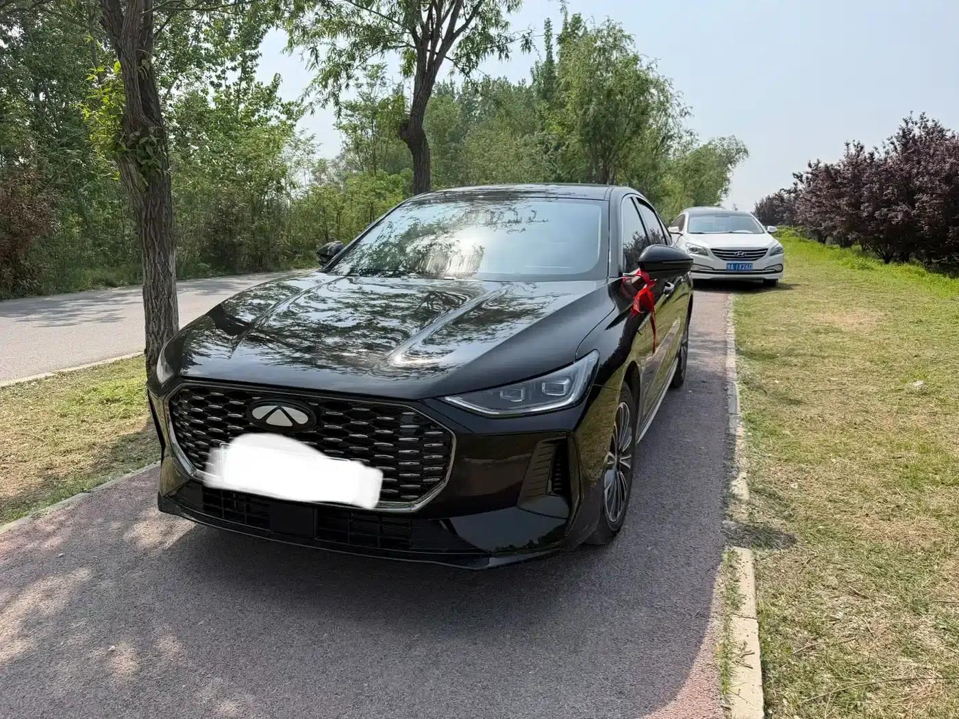 Fengyun A8L 2025 1.5TGDI 145km Standard Edition — миниатюра 1